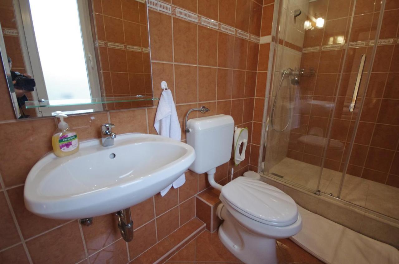 Bodza Apartman Gyula Ngoại thất bức ảnh